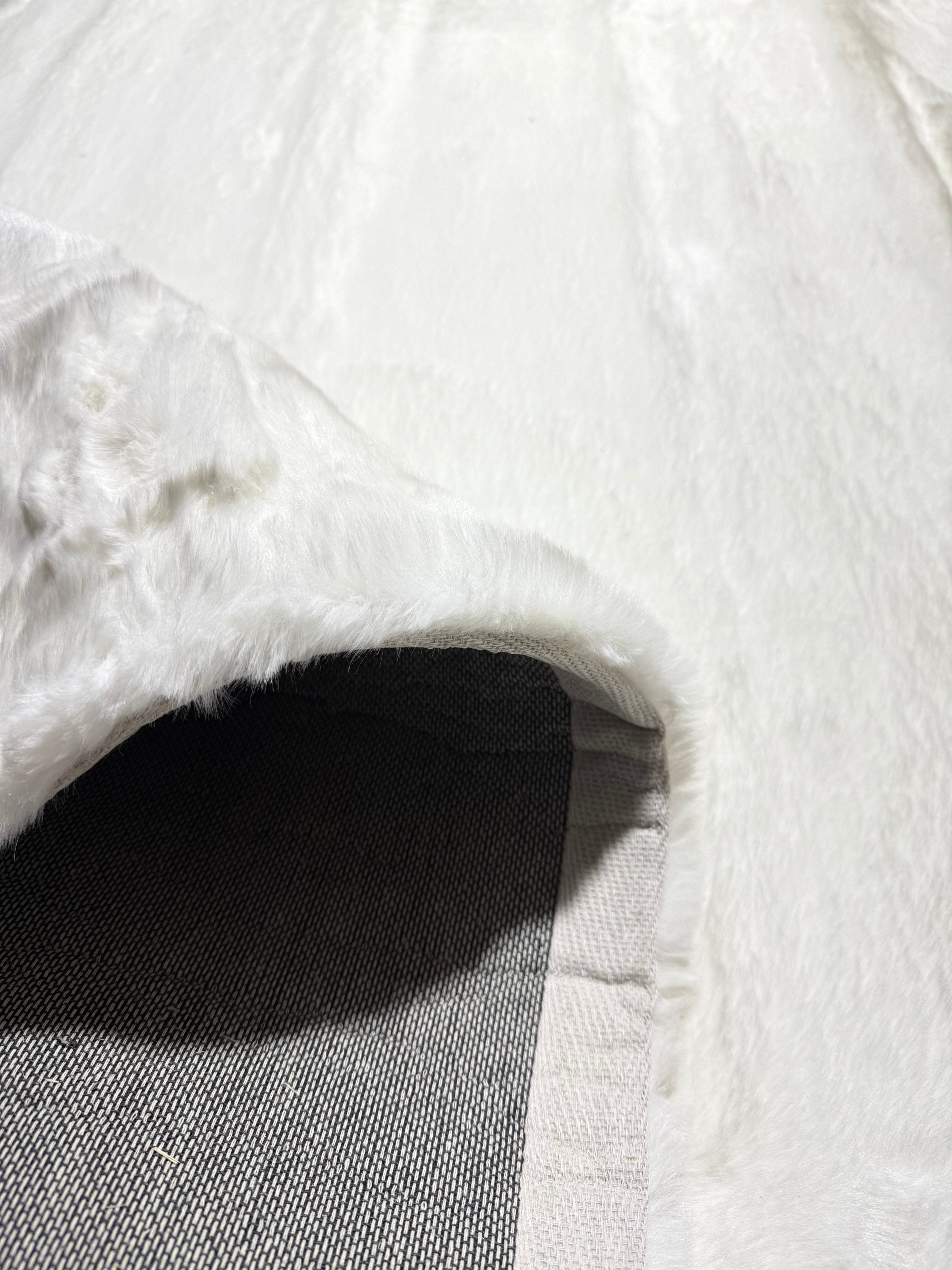 COVOR RABBIT,PUFOS WHITE ,Living, Dormitor, Modern